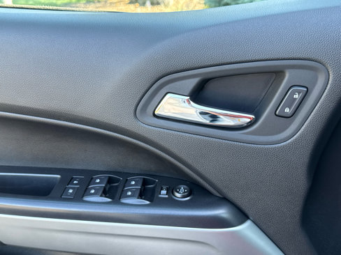Used 2022 Chevrolet Colorado LT w/ LT Convenience Package image 24