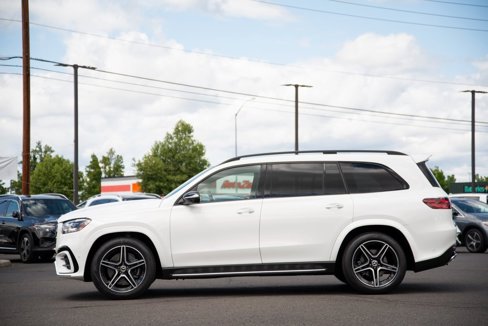 Used 2025 Mercedes-Benz GLS 450 4MATIC image 6
