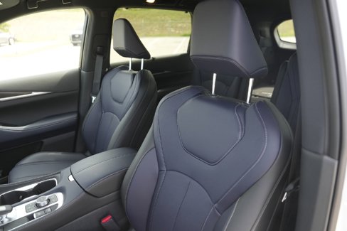 New 2026 INFINITI QX60 Luxe w/ Dark Cargo Package image 8