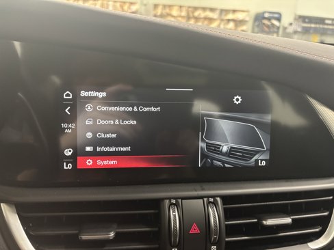 New 2025 Alfa Romeo Giulia AWD w/ Driving Assist Package image 22