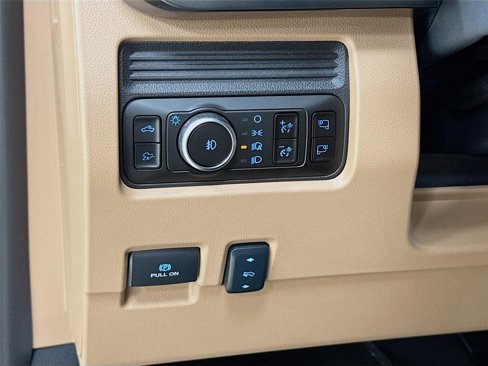 New 2025 Ford F250 Lariat w/ Chrome Package image 10