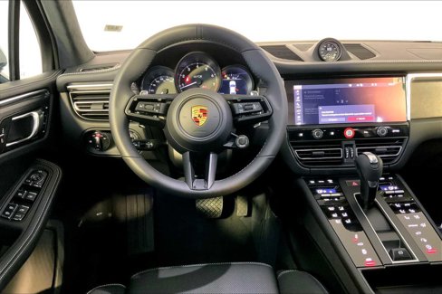 New 2026 Porsche Macan GTS image 13