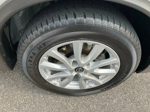 Used 2020 Nissan Rogue SV image 23