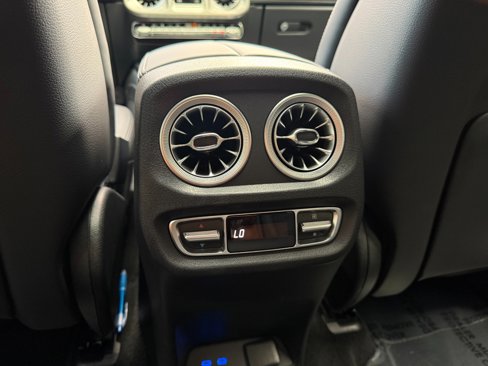 Used 2025 Mercedes-Benz G 550 image 29