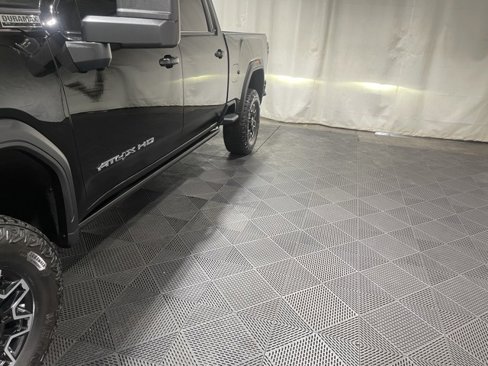 Used 2025 GMC Sierra 2500 AT4X image 33