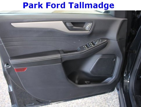 Used 2022 Ford Escape SE image 10
