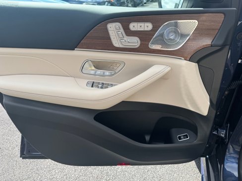 New 2026 Mercedes-Benz GLS 450 4MATIC image 5