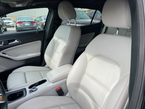 Used 2019 Mercedes-Benz GLA 250 4MATIC image 10