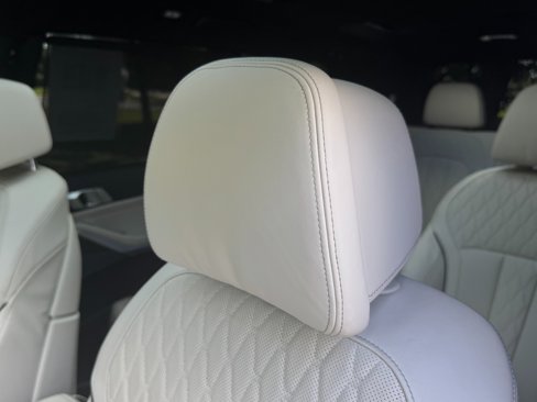 Used 2025 BMW X7 xDrive40i w/ M Sport Package image 15