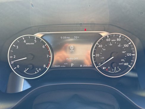 Used 2022 Nissan Rogue SV w/ SV Premium Package image 29