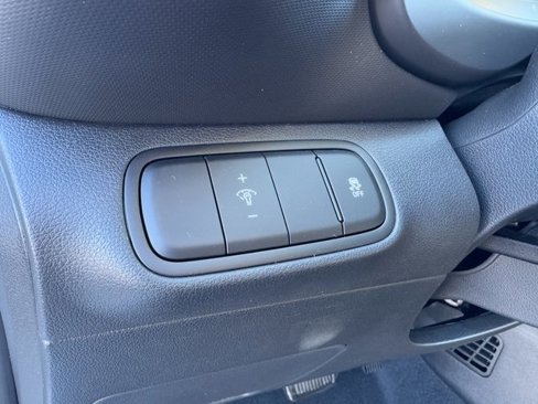 Certified 2025 Hyundai Venue Limited image 16