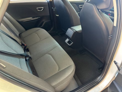 Used 2025 Kia K4 LX image 33