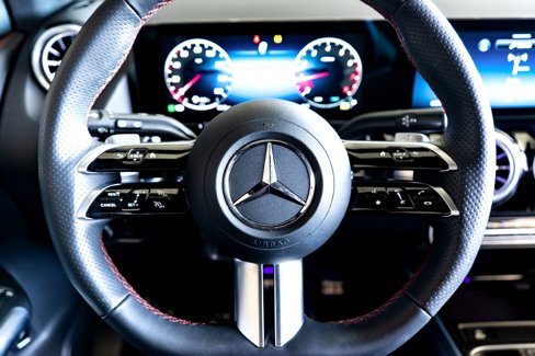 Certified 2025 Mercedes-Benz GLA 250 image 15