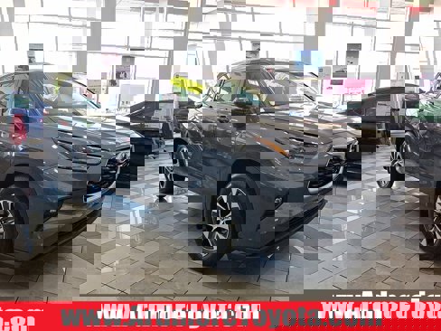 New 2025 Toyota Highlander XLE image 1