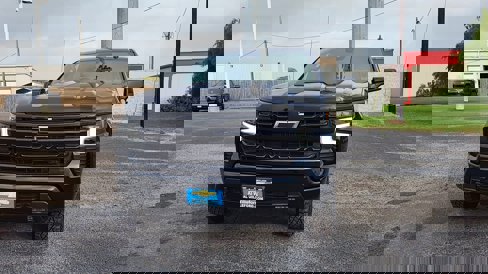 New 2025 Chevrolet Silverado 1500 LT Trail Boss w/ Dark Appearance Package image 3