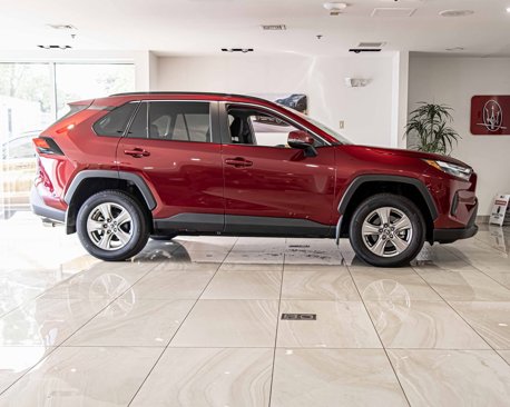 Used 2025 Toyota RAV4 XLE image 9