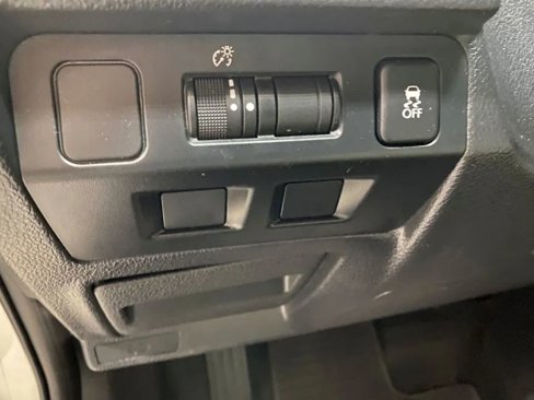Used 2017 Subaru Crosstrek 2.0i Premium w/ Moonroof Package image 24