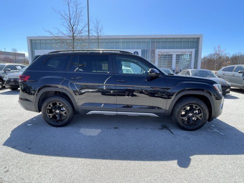 New 2025 Volkswagen Atlas Peak Edition SE image 8