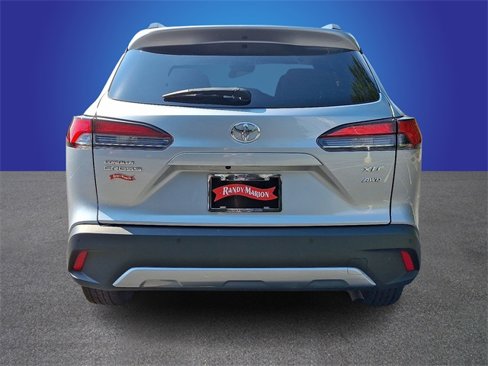 Used 2024 Toyota Corolla Cross XLE image 5