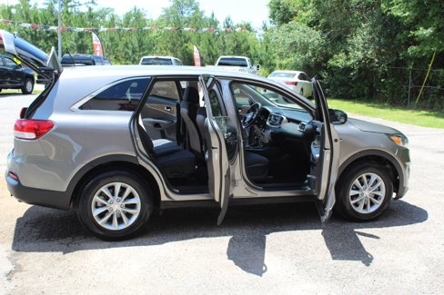 Used 2017 Kia Sorento L image 19