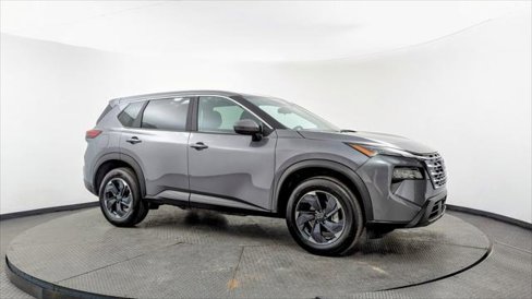 Used 2025 Nissan Rogue SV image 9