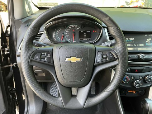 Certified 2017 Chevrolet Trax LT w/ Sun & Sound Package image 11