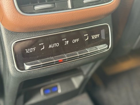 Used 2024 Mercedes-Benz GLS 450 4MATIC w/ Pinnacle Trim Package image 20