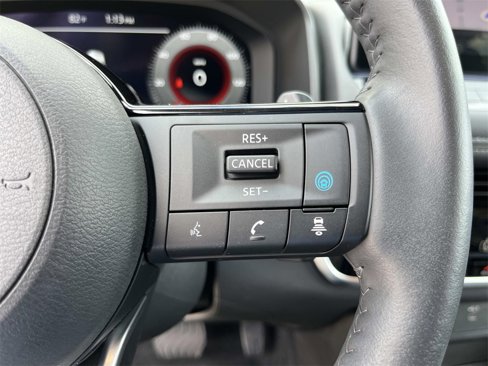 Used 2024 Nissan Rogue SL w/ SL Premium Package image 18