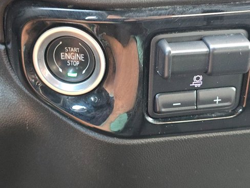 Used 2024 Chevrolet Silverado 2500 LT image 32