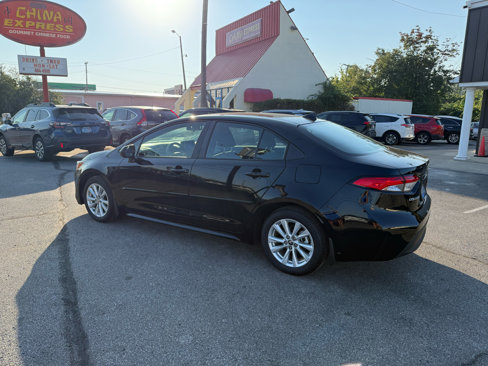 Used 2025 Toyota Corolla LE w/ LE Premium Package image 11