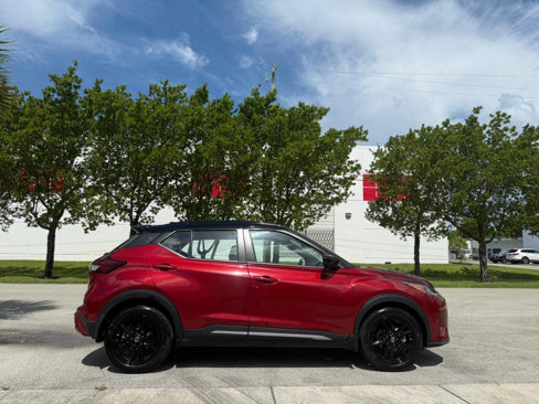 Used 2022 Nissan Kicks SR image 4