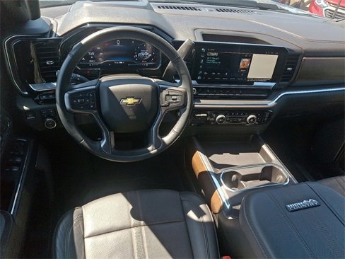 Used 2024 Chevrolet Silverado 3500 High Country w/ High Country Premium Package image 10