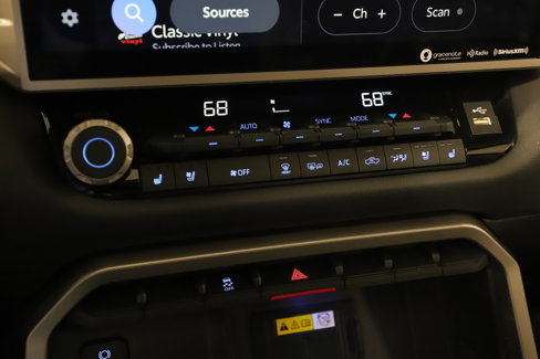 Used 2024 Toyota Tundra Limited image 4