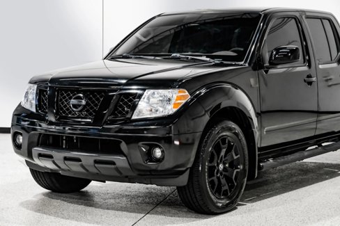 Used 2021 Nissan Frontier SV w/ Midnight Edition Floor Mats image 10