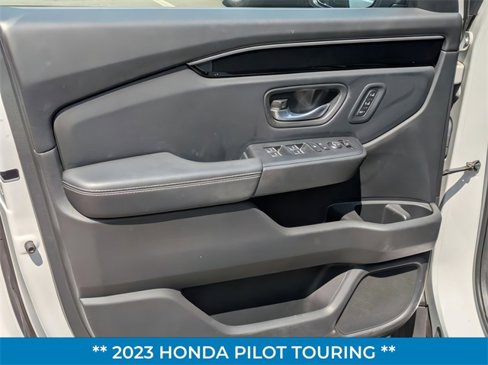 Used 2023 Honda Pilot Touring image 11