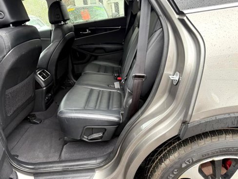 Used 2017 Kia Sorento EX image 12