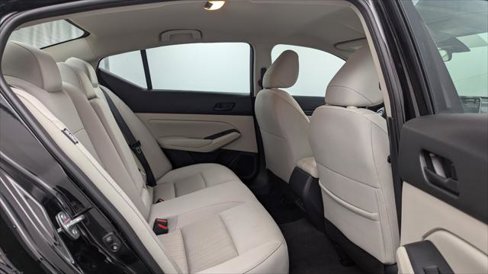 Used 2025 Nissan Altima 2.5 SV image 18