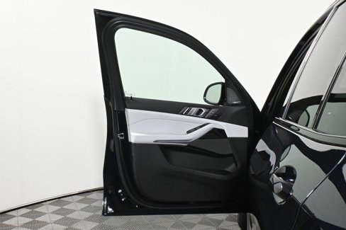 New 2026 BMW X5 xDrive40i w/ M Sport Package image 29