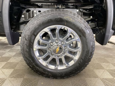 New 2025 Chevrolet Silverado 3500 LT w/ Z71 Chrome Sport Edition image 32