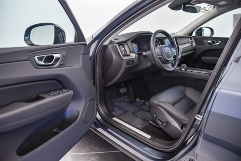 Certified 2025 Volvo XC60 B5 Core w/ Protection Package Premier image 20