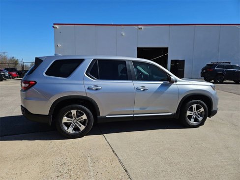 Used 2025 Honda Pilot EX-L image 9