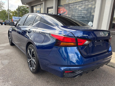 Used 2024 Nissan Altima 2.5 SR image 2