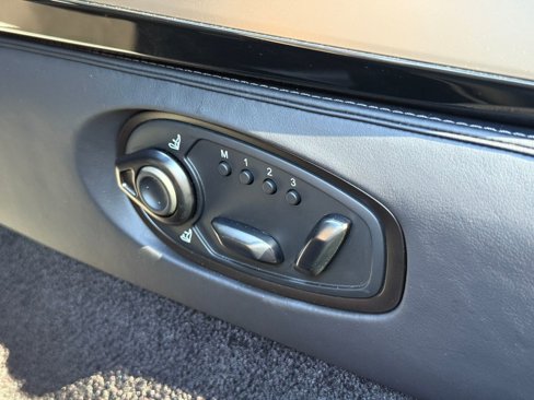 Used 2025 Aston Martin Vanquish image 32