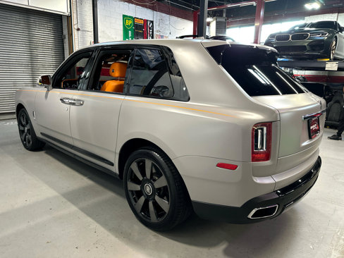 Used 2023 Rolls-Royce Cullinan w/ Dark Exterior Package image 8