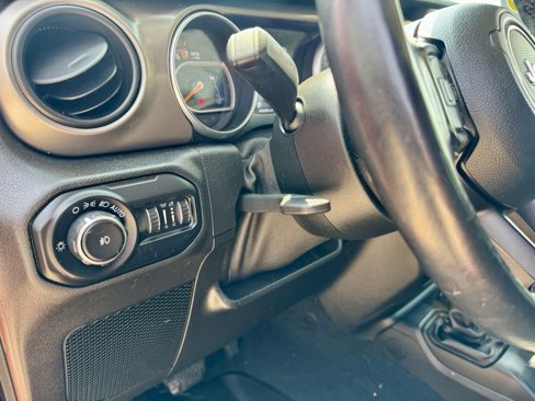 Used 2018 Jeep Wrangler Unlimited Sport S image 25