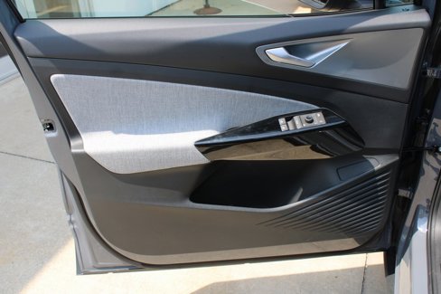 New 2025 Volkswagen ID.4 Pro image 9