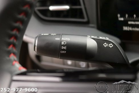 Used 2025 Nissan Kicks SR image 22
