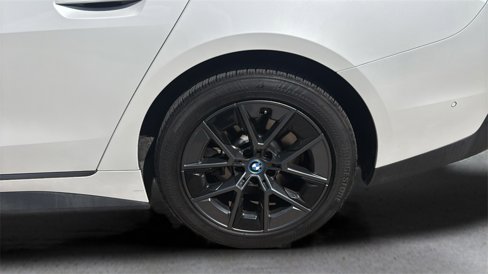 Used 2024 BMW i4 xDrive40i image 25