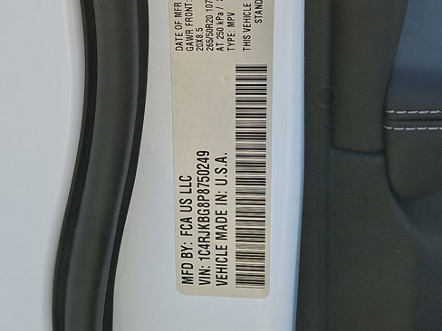 Certified 2023 Jeep Grand Cherokee L Limited w/ Black Appearance Package image 27