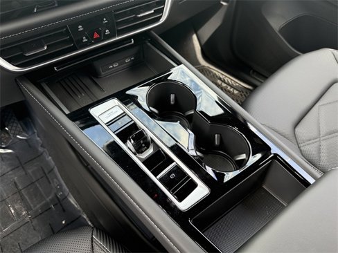 New 2025 Volkswagen Atlas Cross Sport SE image 13